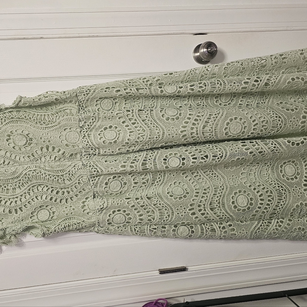 Elegant Lace Dress in Light Green
